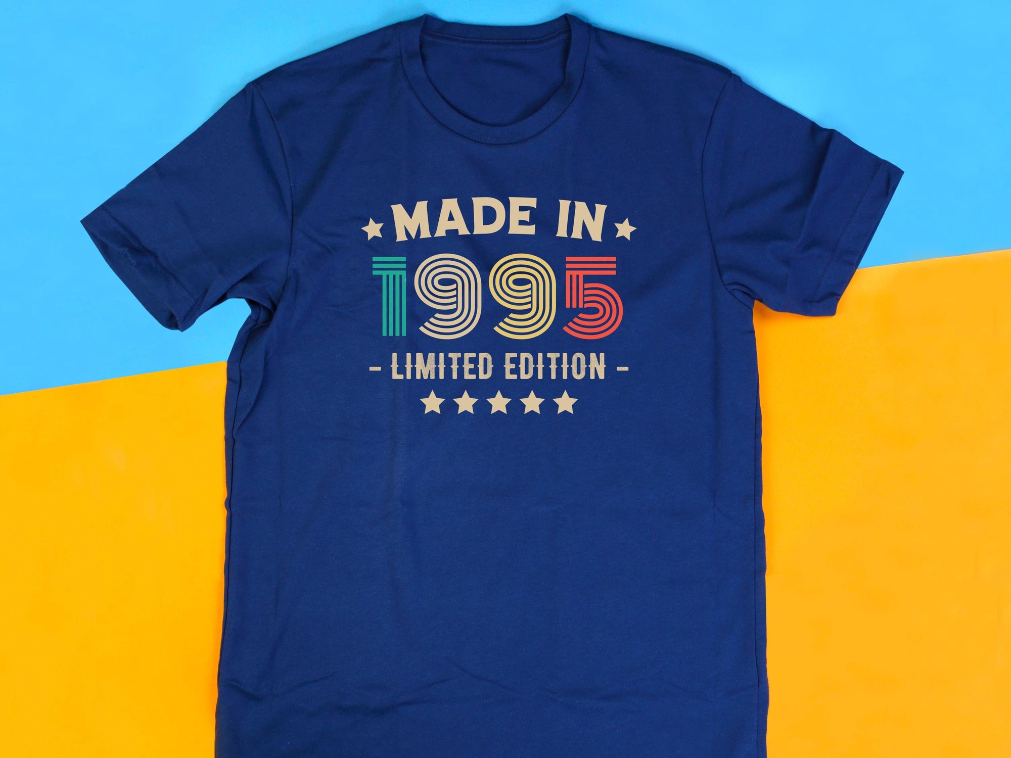 1995 30th Birthday T-Shirt | Funny 30th Gifts for Dad, Gifts for Him | Classic 30th T-Shirt for Men